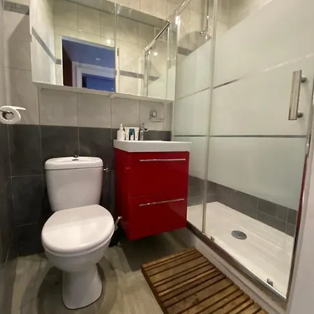 Le Royal, Cosy Seaside Studio Apartment