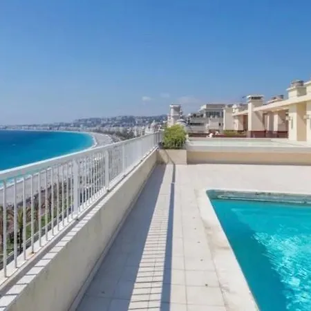 Le Royal, Cosy Seaside Studio *